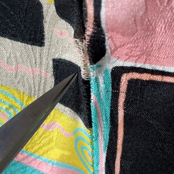 Vintage Colorful Geometric Patterned Top - Picture 6 of 6